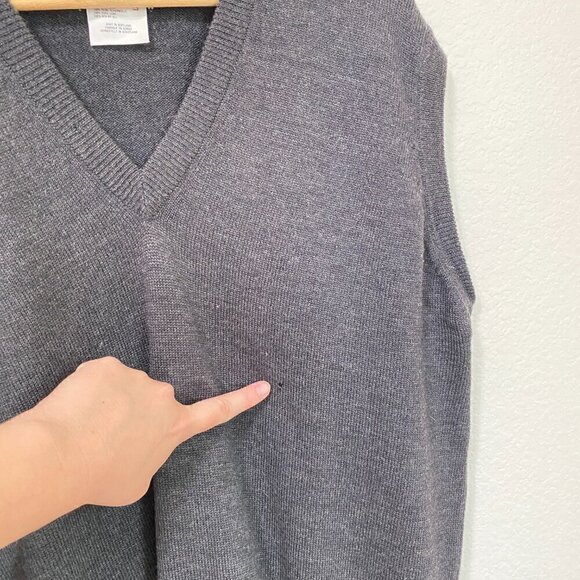 Vintage Burberry's 100% Wool Made in Scotland Sweater Vest Charcoal Gray - Picture 3 of 8